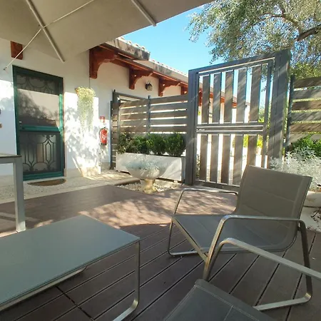 Lilli Urban Garden - Private Garden And Reserved Free Parking In Detached House Surrounded By The Greenery Of