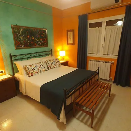 Apartment Lilli Urban Garden - Private Garden And Reserved Free Parking In Detached House Surrounded By The Greenery Of