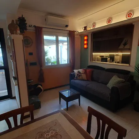 Apartment Lilli Urban Garden - Private Garden And Reserved Free Parking In Detached House Surrounded By The Greenery Of Rome