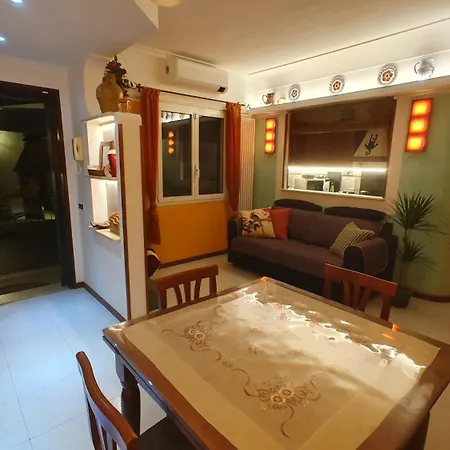 Apartment Lilli Urban Garden - Private Garden And Reserved Free Parking In Detached House Surrounded By The Greenery Of