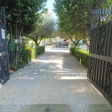 Lilli Urban Garden - Private Garden And Reserved Free Parking In Detached House Surrounded By The Greenery Of Rome