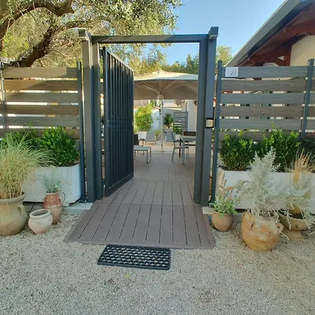 Lilli Urban Garden - Private Garden And Reserved Free Parking In Detached House Surrounded By The Greenery Of Apartment