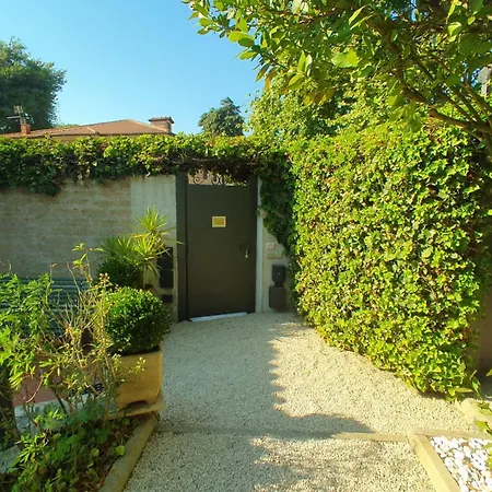 Lilli Urban Garden - Private Garden And Reserved Free Parking In Detached House Surrounded By The Greenery Of Apartment *
