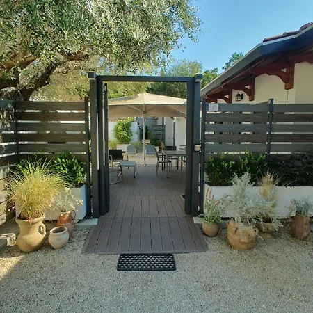 Apartment Lilli Urban Garden - Private Garden And Reserved Free Parking In Detached House Surrounded By The Greenery Of Rome