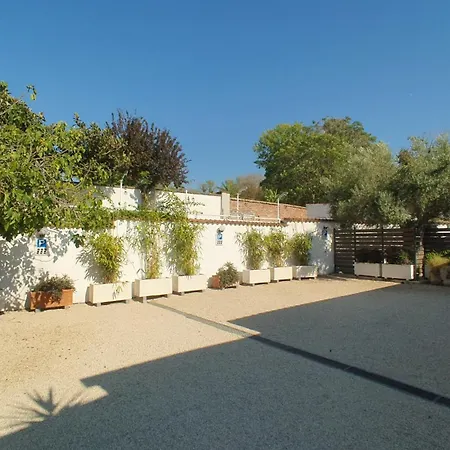 Lilli Urban Garden - Private Garden And Reserved Free Parking In Detached House Surrounded By The Greenery Of *