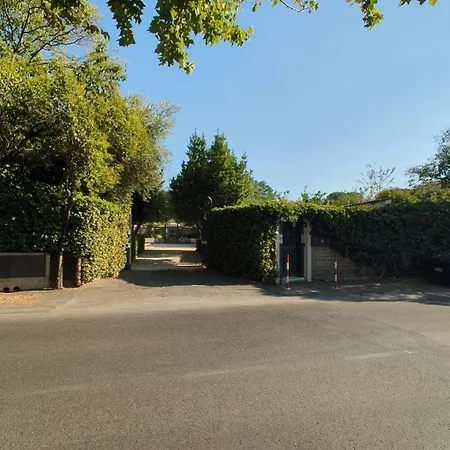 Lilli Urban Garden - Private Garden And Reserved Free Parking In Detached House Surrounded By The Greenery Of Apartment