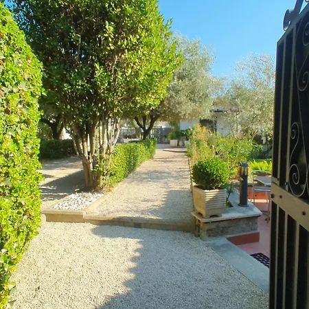 Lilli Urban Garden - Private Garden And Reserved Free Parking In Detached House Surrounded By The Greenery Of Rome