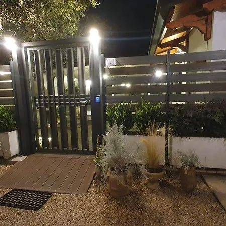 Lilli Urban Garden - Private Garden And Reserved Free Parking In Detached House Surrounded By The Greenery Of Apartment Rome
