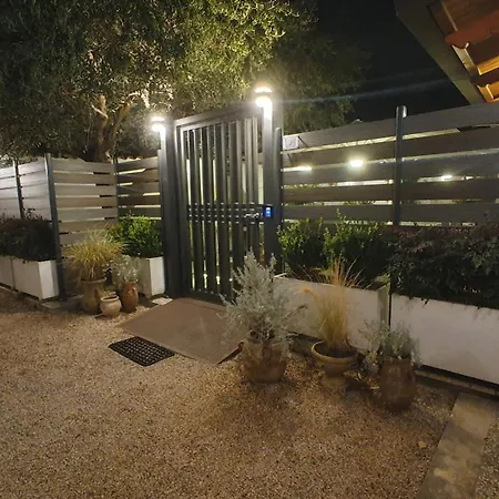 Apartment Lilli Urban Garden - Private Garden And Reserved Free Parking In Detached House Surrounded By The Greenery Of *