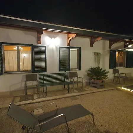 Lilli Urban Garden - Private Garden And Reserved Free Parking In Detached House Surrounded By The Greenery Of Apartment *