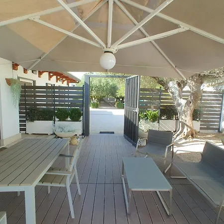 شقة Lilli Urban Garden - Private Garden And Reserved Free Parking In Detached House Surrounded By The Greenery Of *